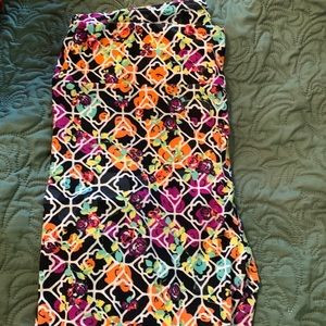 LuLaRoe TC. Black/orange/white/yellow/green/purple. Like new. Never worn
